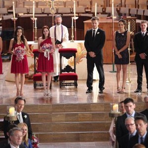 Chasing Life, from left: Aisha Dee, Jessica Meraz, Haley Ramm, Scott Michael Foster, Amber Stevens-West, 'The Last W', Season 2, Ep. #6, 08/10/2015, ©KSITE