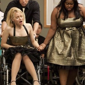 Glee, Dianna Agron (L), Mark Salling (C), Amber Riley (R), 'Journey', Season 1, Ep. #22, 06/08/2010, ©FOX