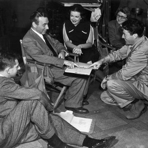 THE MACOMBER AFFAIR, Seymour Bennett, director Zoltan Korda, Joan Bennett, script girl Cora Palmatier, Gregory Peck on set, 1947