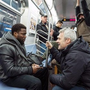 THE UPSIDE, FRONT FROM LEFT: KEVIN HART, DIRECTOR NEIL BURGER, ON SET, 2017. PH: DAVID LEE/© STX ENTERTAINMENT