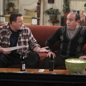 Mike and Molly, Billy Gardell (L), Louis Mustillo (R), 09/20/2010, ©CBS
