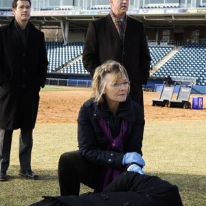 Unforgettable, Dylan Walsh (L), Jane Curtin (C), Michael Gaston (R), 'Heartbreak', Season 1, Ep. #16, 02/21/2012, ©CBS
