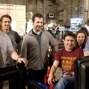 PINEAPPLE EXPRESS, from left: producer Seth Rogen, James Franco, producer and writer Judd Apatow, director David Gordon Green, producer Shauna Robertson, producer and writer Evan Goldberg, on set, 2008. ©Columbia Pictures