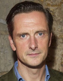 Nicholas Gleaves