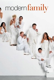 Modern Family: Season 3 poster image