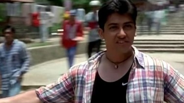 Qadimgi qandoqning foto videosi Yalangoch ayollar maydoni