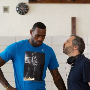 TRAINWRECK, from left: LeBron James, director Judd Apatow, on set, 2015. ph: Mary Cybulski/©Universal Pictures