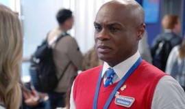 LA to Vegas: Season 1 Episode 14 Clip - Bernard Wastes A Great Performance On Captain Dave photo 4