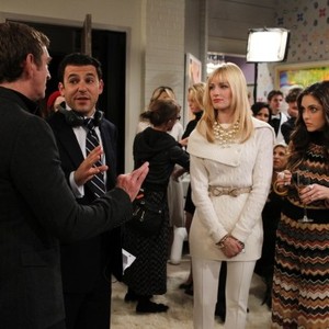 2 Broke Girls, Fred Savage (L), Beth Behrs (C), Brooke Lyons (R), 'And the Reality Check', Season 1, Ep. #11, 12/05/2011, ©CBS