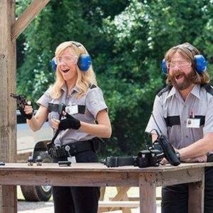 (L-R) Kristen Wiig as Kelly and Zach Galifianakis as David Ghantt in "Masterminds." photo 10