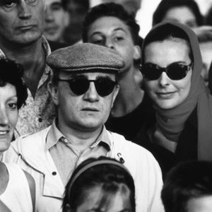 GROSSE FATIGUE, Michel Blanc (in sunglasses), Carole Bouquet (in sunglasses), 1994, (c) Miramax