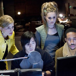 (L-R) Kyra Sedgwick as Gina Parker Smith, Aaron Yoo as Humanz Dude, Alison Lohman as Trace and Chris "Ludacris" Bridges as Humanz Brother in "Gamer." photo 3