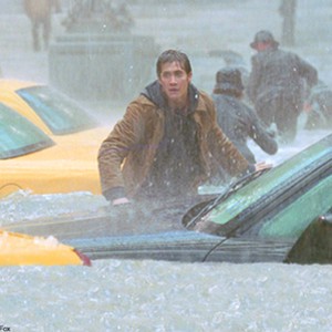Amidst a horrific flood, Jake Gyllenhaal searches for his friend. photo 12