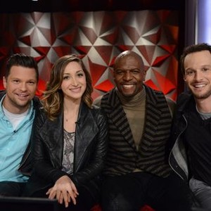 World's Funniest Fails, from left: Julian McCullough, Jamie Lee, Terry Crews, Josh Wolf, 'Kids Survive the Darndest Things', Season 1, Ep. #8, 03/06/2015, ©FOX