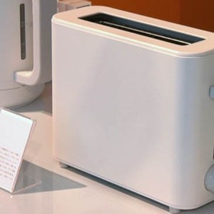 Plus Minus Zero's 1-Slice Toaster