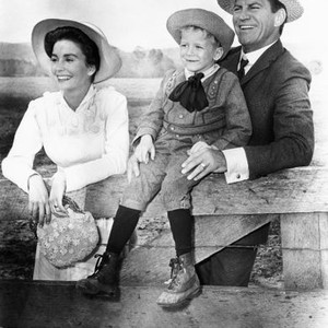 ALL THE WAY HOME, from left: Jean Simmons, Michael Kearney, Robert Preston, 1963