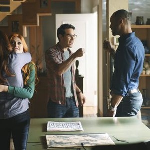 Shadowhunters, Katherine McNamara (L), Alberto Rosende (C), Isaiah Mustafa (R), 'The Mortal Cup', Season 1, Ep. #1, 01/12/2016, ©FREEFORM