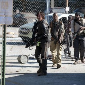 The Walking Dead, from left: Norman Reedus, Larry Gilliard Jr., Danai Gurira, Chad L Coleman, Steven Yeun, Kyle Gallner, '30 Days Without an Accident', Season 4, Ep. #1, 10/13/2013, ©AMC