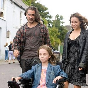 ONDINE, from left: Alicja Bachleda, Alison Barry, Colin Farrell, 2009. ©Magnolia Pictures