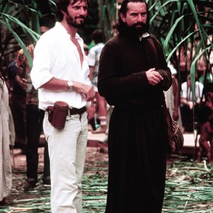 Director ROLAND JOFFE and ROBERT DENIRO as Rodrigo Mendoza on the set of Warner Bros. Pictures' epic THE MISSION.