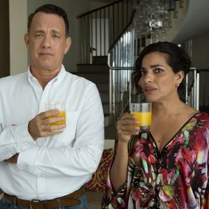 A HOLOGRAM FOR THE KING, FROM LEFT: TOM HANKS, SARITA CHOUDHURY, 2016. PH: SIFFEDINE ELAMINE/© ROADSIDE ATTRACTIONS