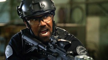 S.W.A.T.: Official Clip - Taking Down a Mad Bomber