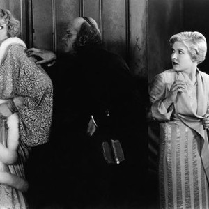 THE CAT AND THE CANARY, Gertrude Astor, Lucien Littlefield, Laura La Plante, 1927
