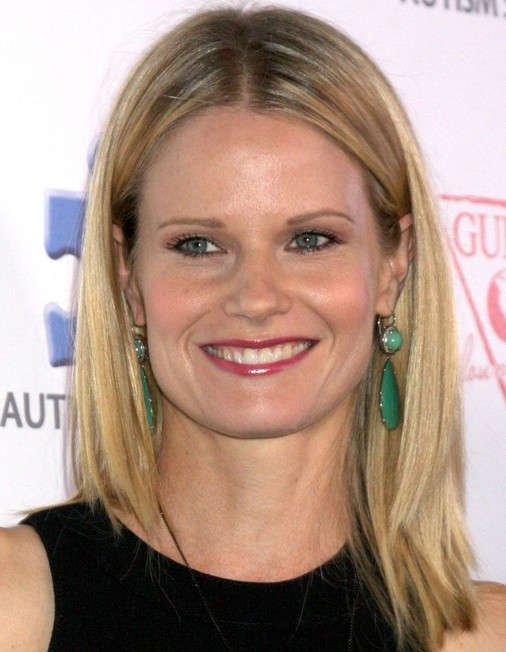 Joelle Carter