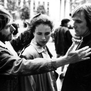 GREEN CARD, Director Peter Weir, Andie MacDowell, Gerard Depardieu, 1990. (c) Touchstone Pictures.
