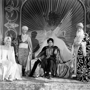 ALI BABA AND THE FORTY THIEVES, from left: Ramsay Ames, Maria Montez, Frank Puglia, Kurt Katch, Moroni Olsen, 1944