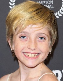 Farrah Mackenzie