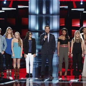 The Voice, from left: Danielle Bradbery, Michelle Chamuel, Carson Daly, Judith Hill, Sherri Simmons, 'The Live Playoffs, Results', Season 4, Ep. #16, 05/08/2013, ©NBC