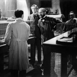THE STORY OF LOUIS PASTEUR, Henry O'Neill, Donald Woods, Paul Muni, 1935