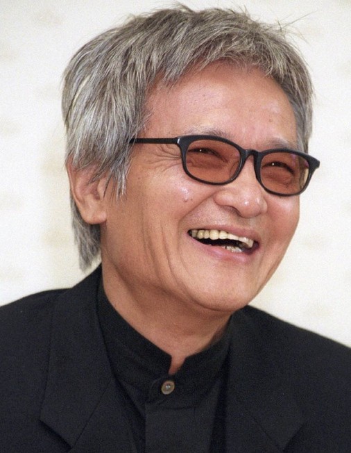 Ken Ogata