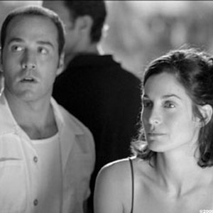 Detectives Steve Menteer (Jeremy Piven, left) and Olivia Neal (Carrie-Anne Moss, right). photo 14