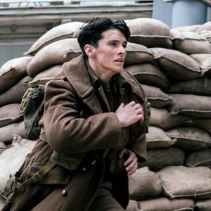 DUNKIRK, FIONN WHITEHEAD, 2017. PH: MELINDA SUE GORDON/©WARNER BROS. PICTURES