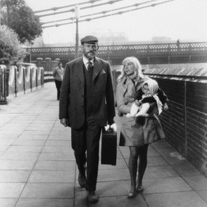 A NICE GIRL LIKE ME, Harry Andrews, Barbara Ferris, 1969
