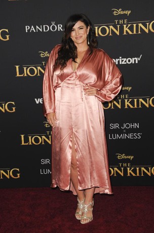 Qizlar kamming video kompilyatsiya Qishloqda telefonda suratga olingan porno video