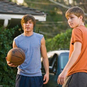 (L-R) Zac Efron as Mike and Sterling Knight as Alex in "17 Again." photo 14