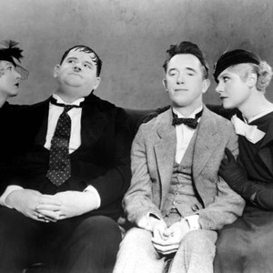 SONS OF THE DESERT, Mae Busch, Oliver Hardy, Stan Laurel, Dorothy Christy, 1933
