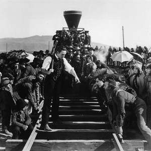 IRON HORSE, George O'Brien (center), 1924, laying railroad tracks