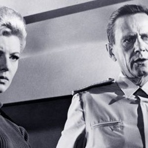 Women of the Prehistoric Planet (1966) photo 12