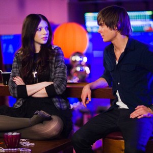 Michelle Trachtenberg as Maggie and Zac Efron as Mike in "17 Again." photo 7