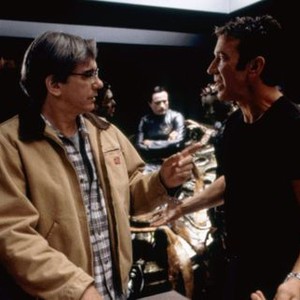 GALAXY QUEST, director Dean Parisot, Tim Allen on set, 1999, (c)DreamWorks