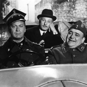ME AND THE COLONEL, (front) Curd Jurgens, Akim Tamiroff, (back) Danny Kaye, 1958