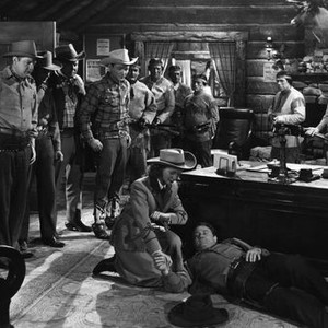 NORTH OF THE GREAT DIVIDE, third, sixth, eighth, twelfth and fourteenth from left: Gordon Jones, Roy Rogers, Penny Edwards, Holly Bane, Keith Richards, 1950
