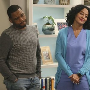 Black-ish, Anthony Anderson (L), Tracee Ellis Ross (R), 'Any Given Saturday', Season 2, Ep. #17, 03/16/2016, ©ABC