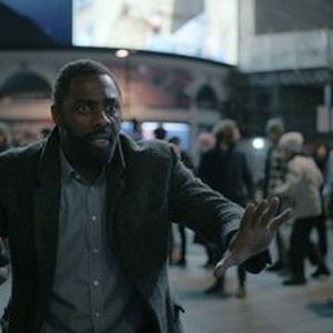 Luther: The Fallen Sun photo 15