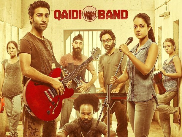 Chiroyli ichki kiyimdagi yoshlar pornosi