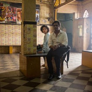 PHOTOGRAPH, FROM LEFT: SANYA MALHOTRA, NAWAZUDDIN SIDDIQUI, 2019. PH: JOE D'SOUZA/© AMAZON STUDIOS